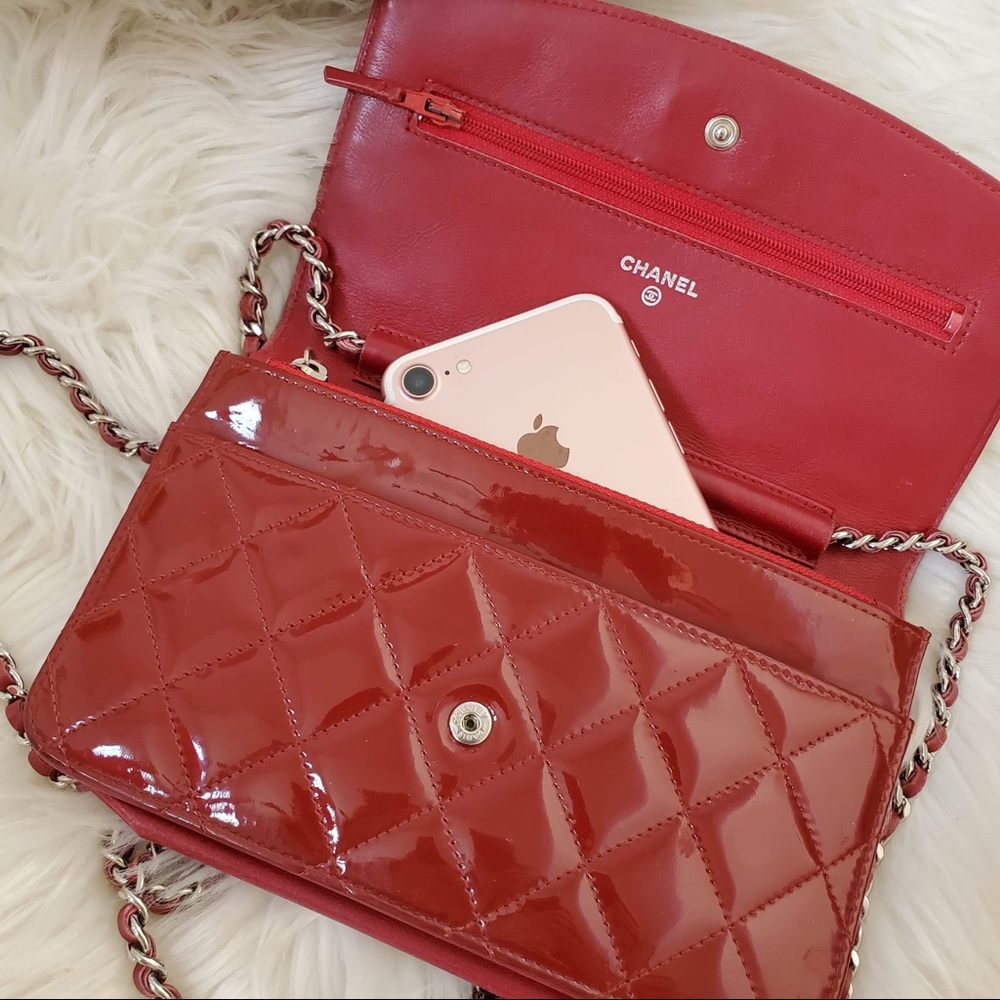 ❤️SOLD❤️ CHANEL Quilted Red Patent Leather WOC - Picture 4 of 16